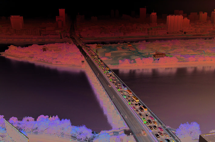 通济桥上汽车排起长龙(2010年摄) 通济桥上汽车排起长龙(2010年摄)