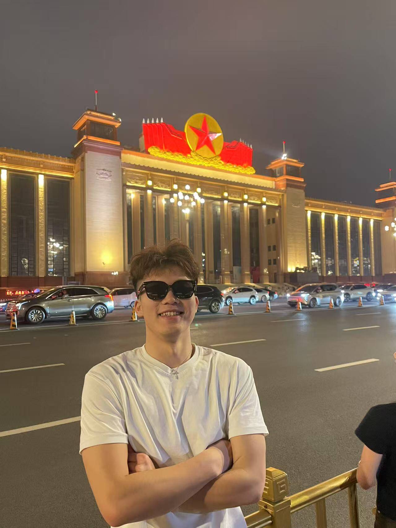 黄盛翀.jpg