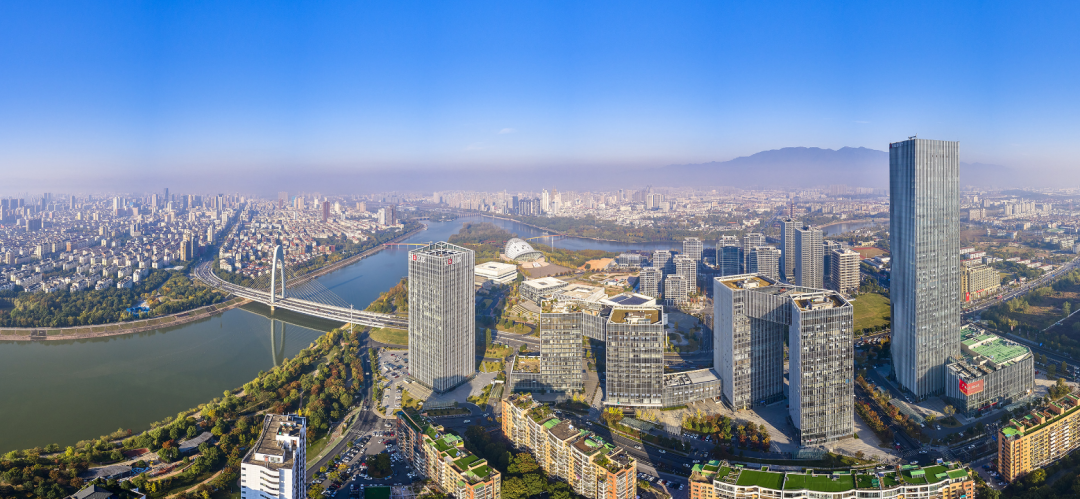 上半场稳中有进 展现强大韧性活力 我市经济向新向好动能持续增强