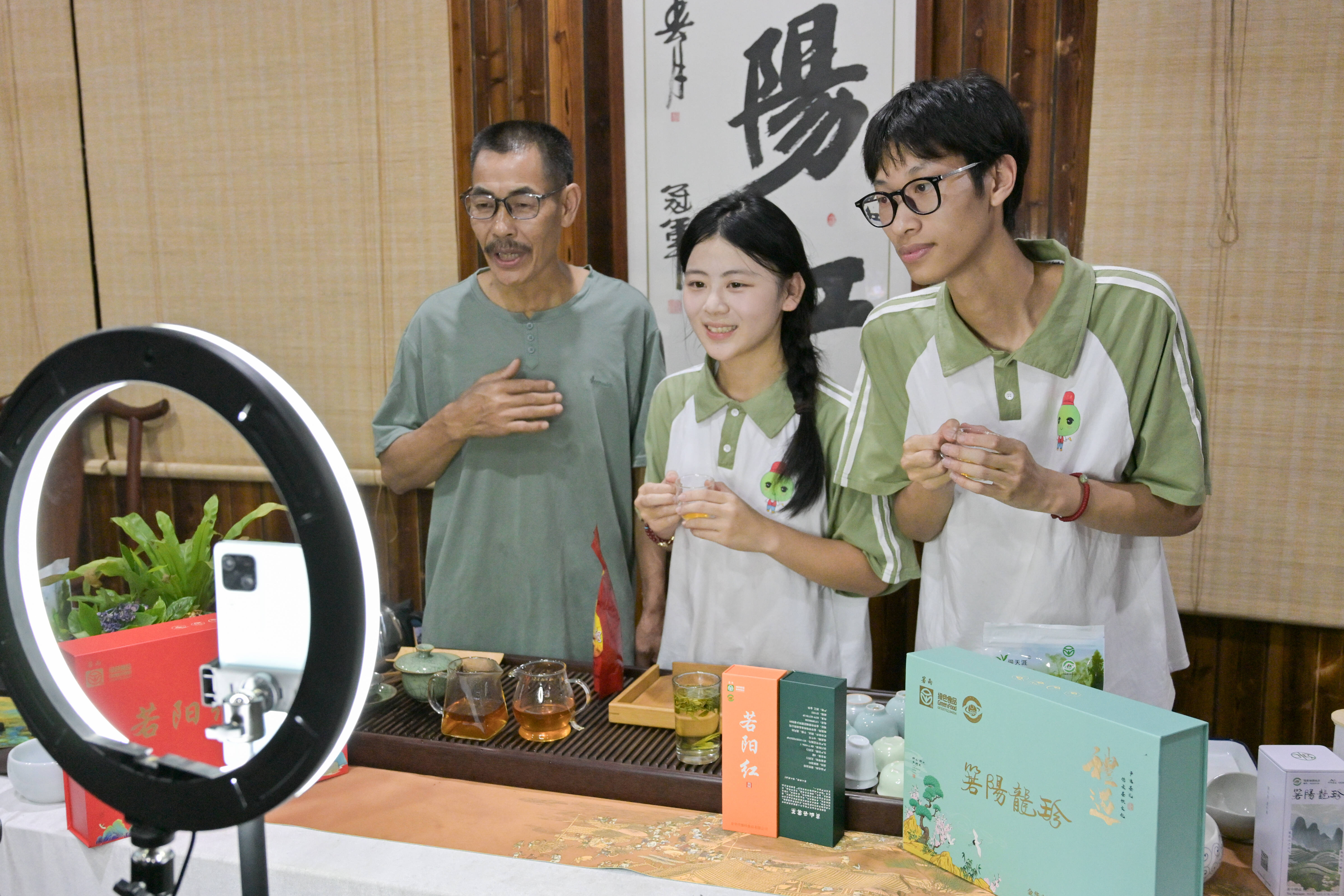10年踏足浙江周边及西南、西北九省！金华这支大学生服务队助农销售超千万元