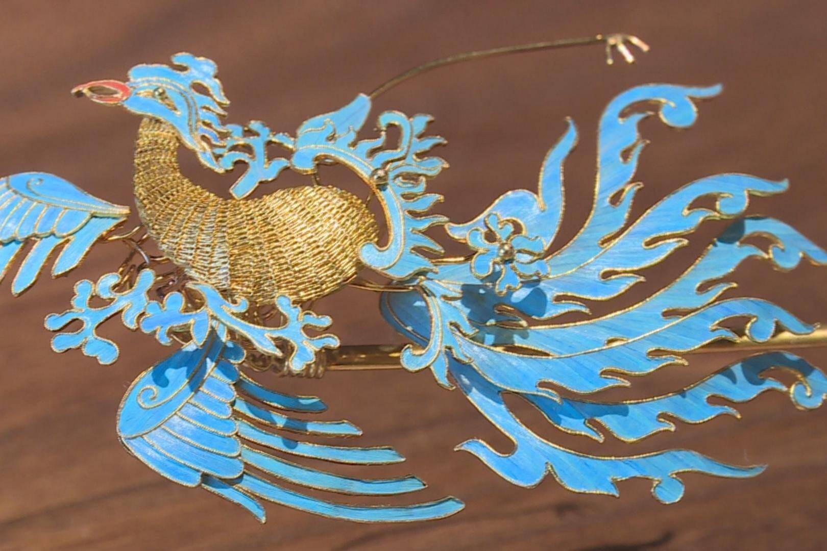 守护非遗 青年力量：金华匠人让点翠花丝珍品“回家”